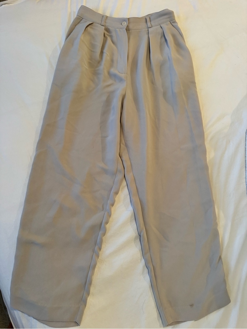 Wide-Leg Pleated Women's Pants in Light Beige